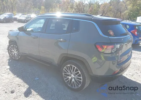 2022 Jeep Compass Limited 4X4 из США, поврежденный, VIN 3C4NJDCB4NT108283